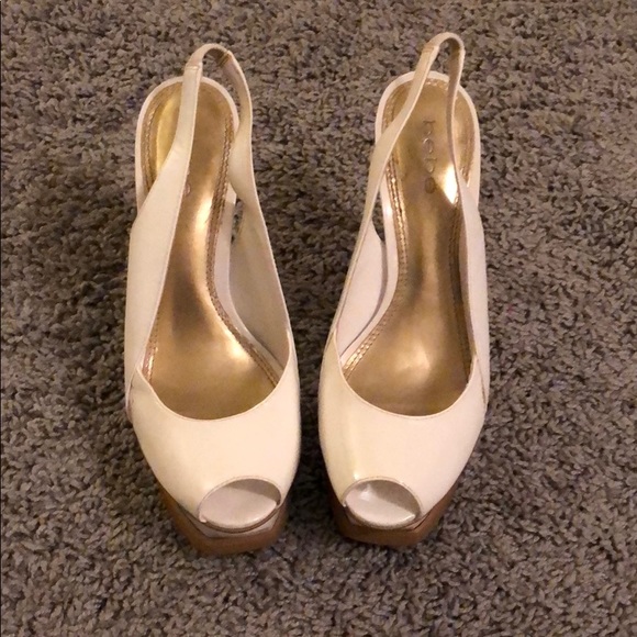 White platform heels - Picture 2 of 5